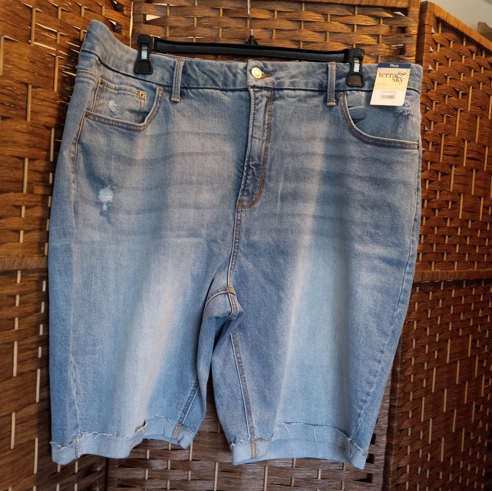 Terra & Sky Plus Size 22W Light Wash Distressed Denim Bermuda Jean Shorts